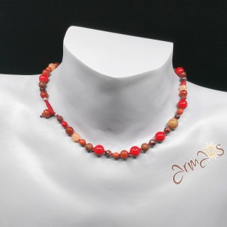 Edelstein Collier Rot, handgeknüpft, gehäkelter Verschluss